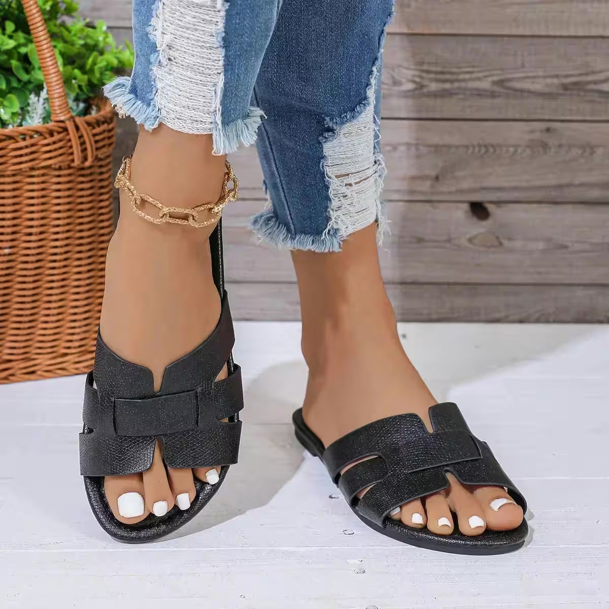 Casual Sandals Concise Flip Flops - Additional View 7