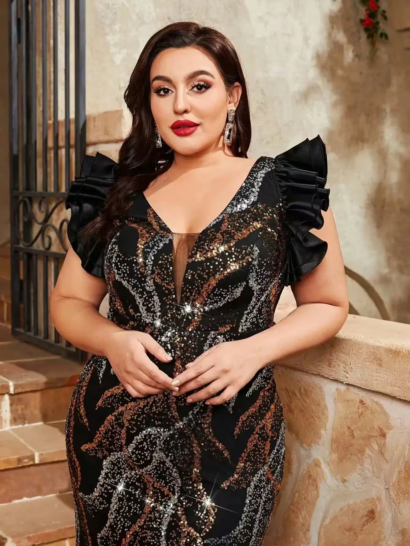 Plus size V-neck sequin color contrast design - Additional View 3