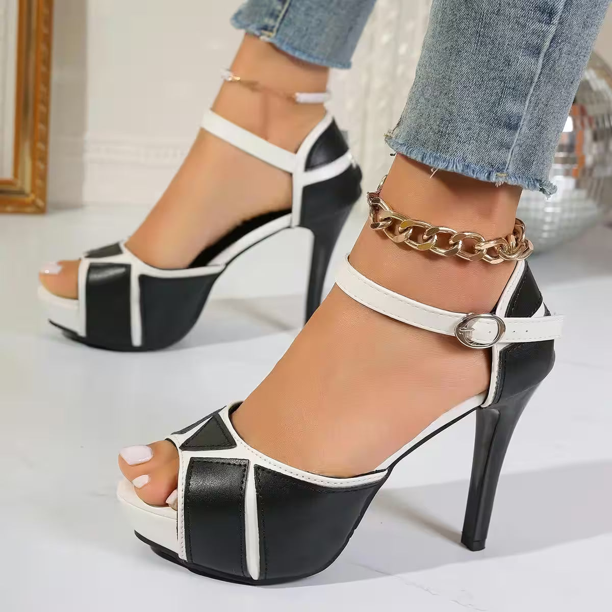 Sandals Colorblock Peep Toe Platform Pumps - Additional View 4