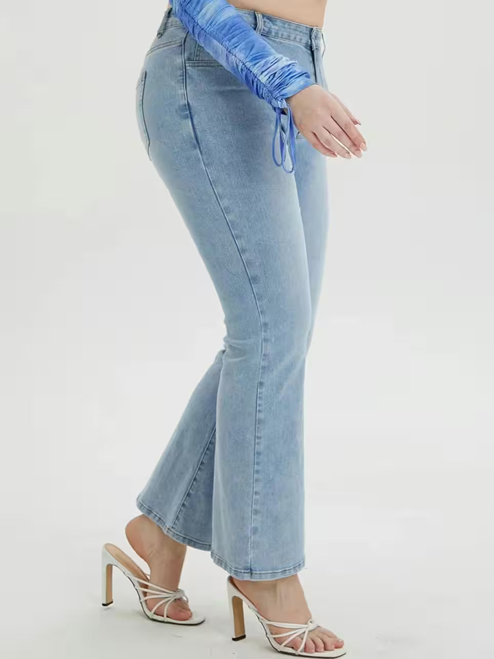 Plus Size Flared Jeans Light Blue Washing - Additional View 4