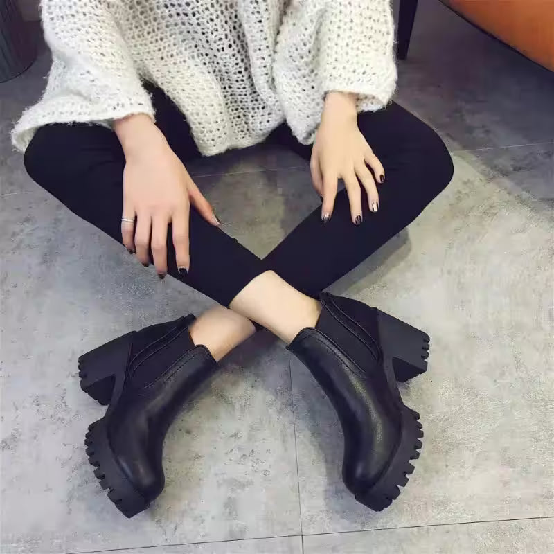 Boots Casual - Women's Fashion - View 3