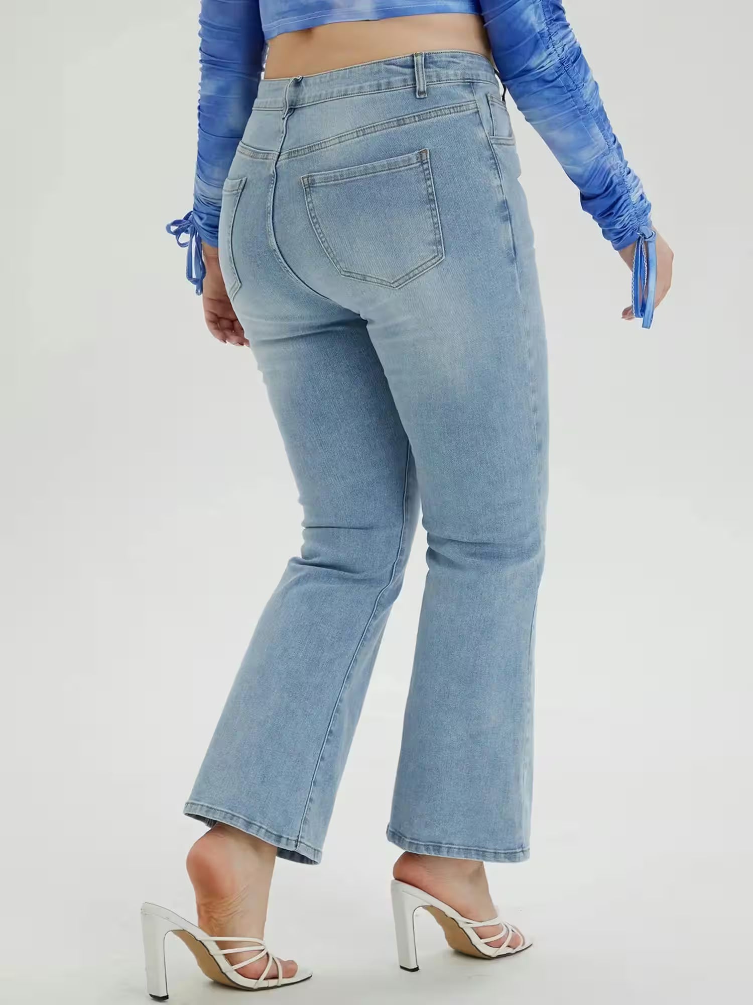 Plus Size Flared Jeans Light Blue Washing - Additional View 5