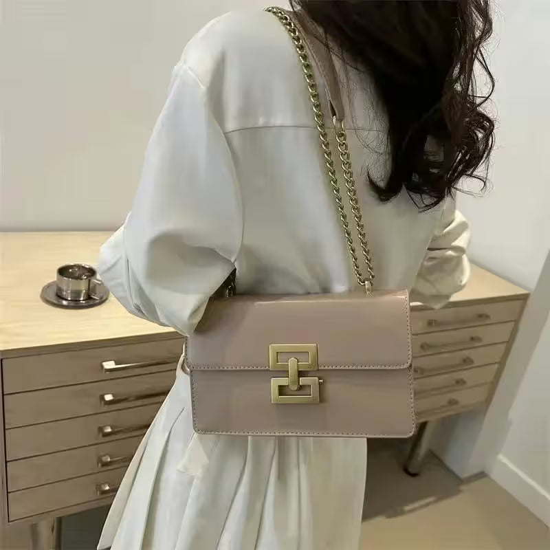 Bags The Epitome of Street Chic - Flair Feminine