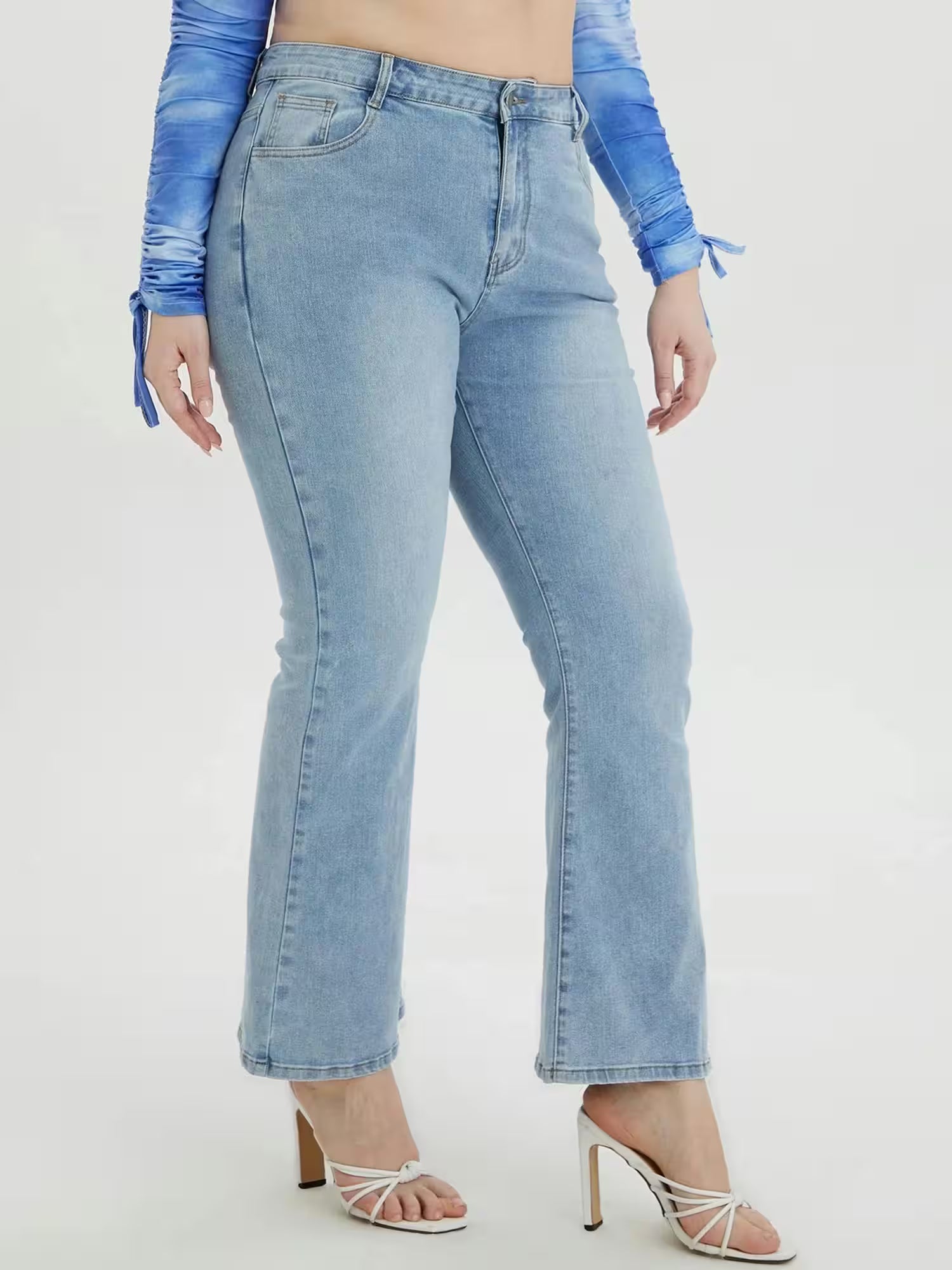 Plus Size Flared Jeans Light Blue Washing - Additional View 2