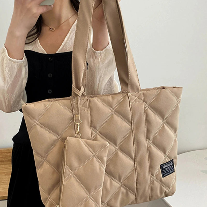 Casual Tote –Elegance Meets Versatility
