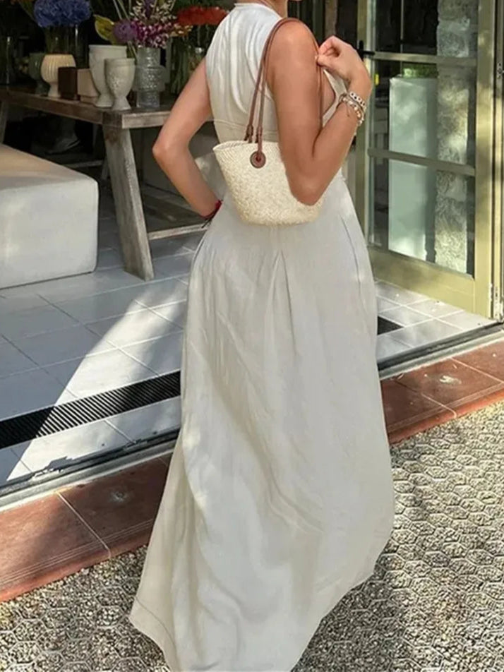 Dress Elegant designed to highlight femininity with sophistication