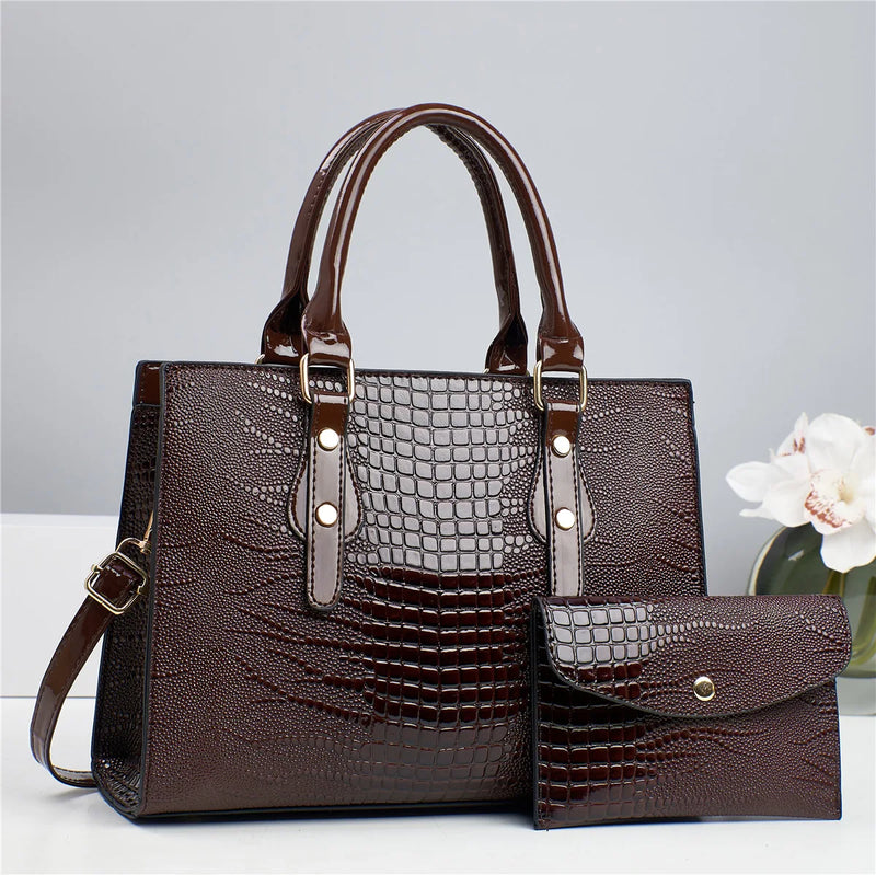 Serpentine Tote Bag – Elegance