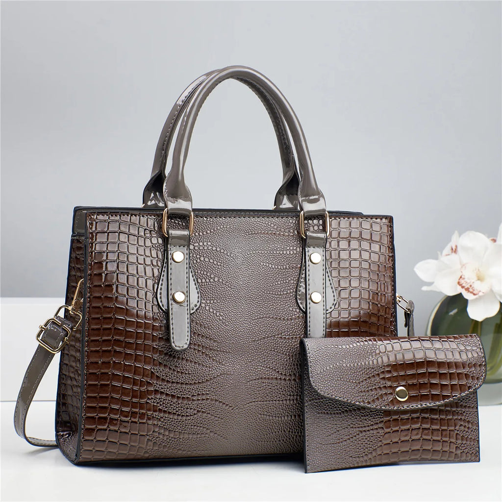 Serpentine Tote Bag – Elegance