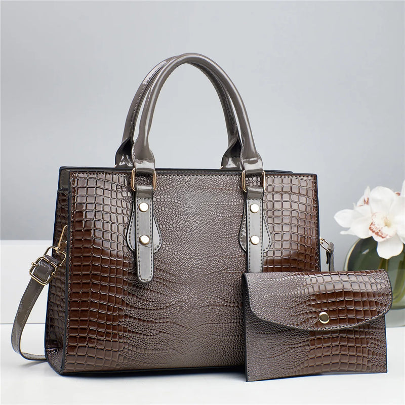 Serpentine Tote Bag – Elegance