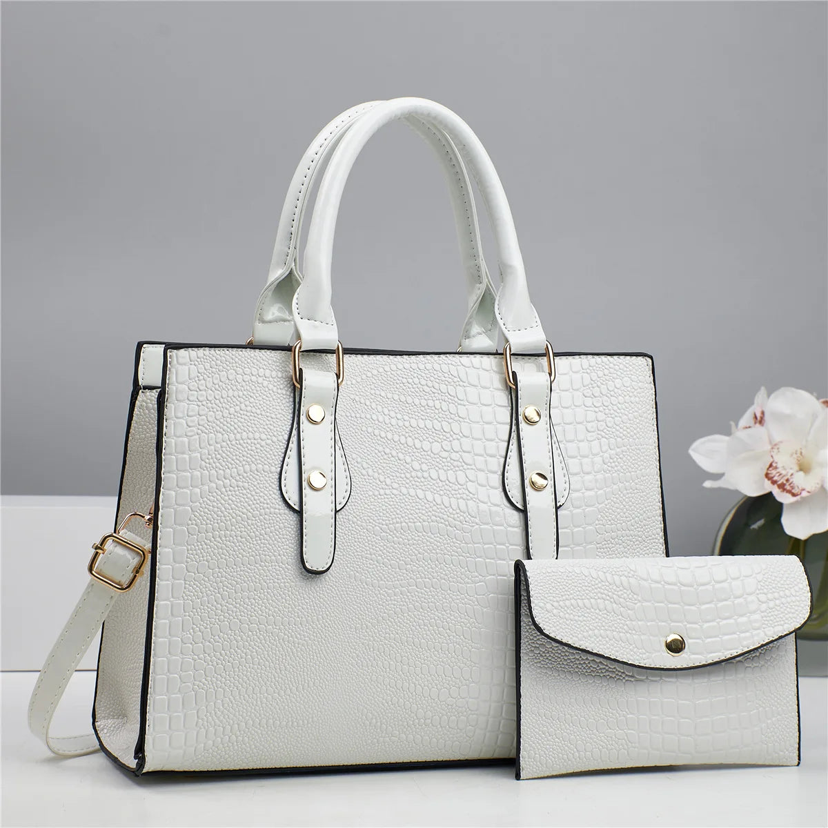 Serpentine Tote Bag – Elegance