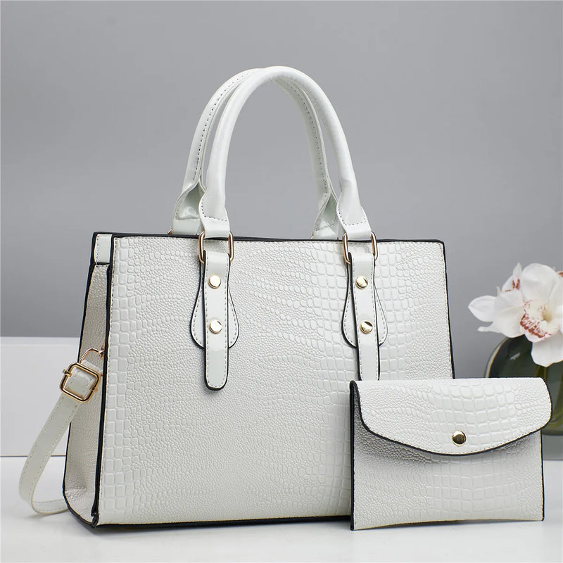 Serpentine Tote Bag – Elegance