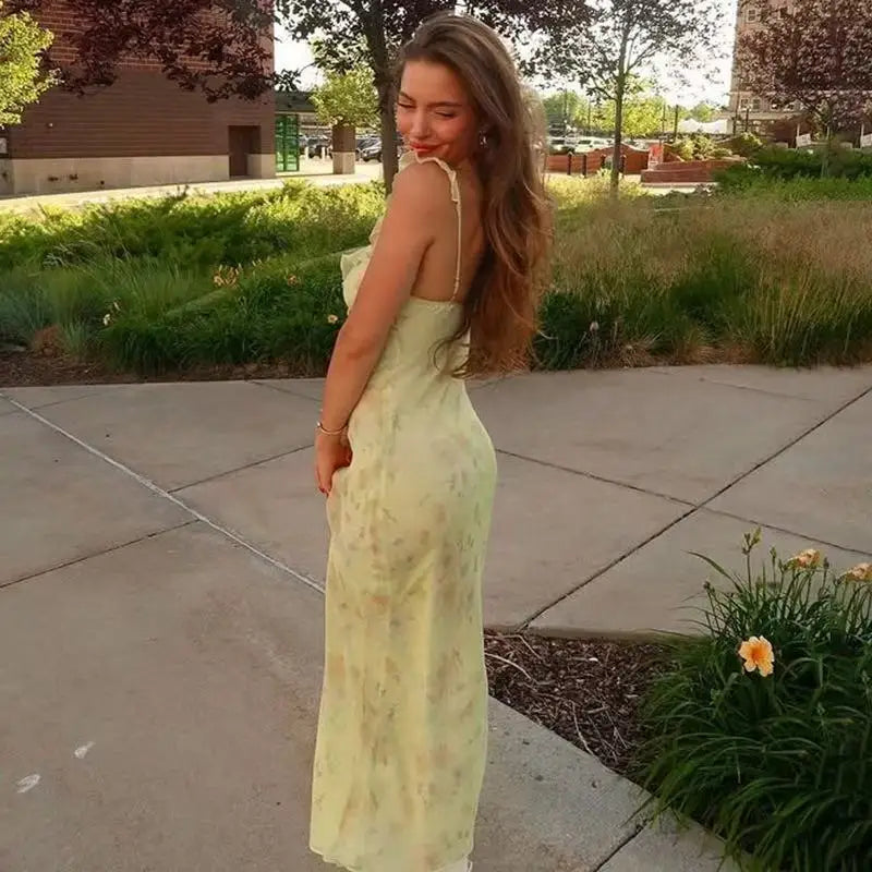 Sleeveless Backless Summer Vacation Dress with Ruffles