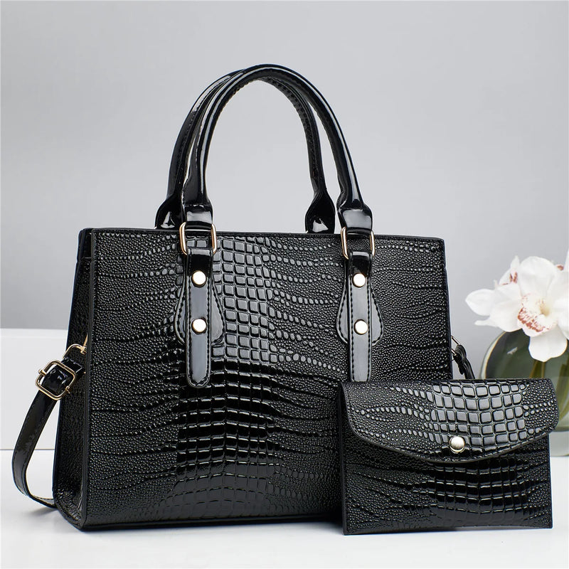 Serpentine Tote Bag – Elegance