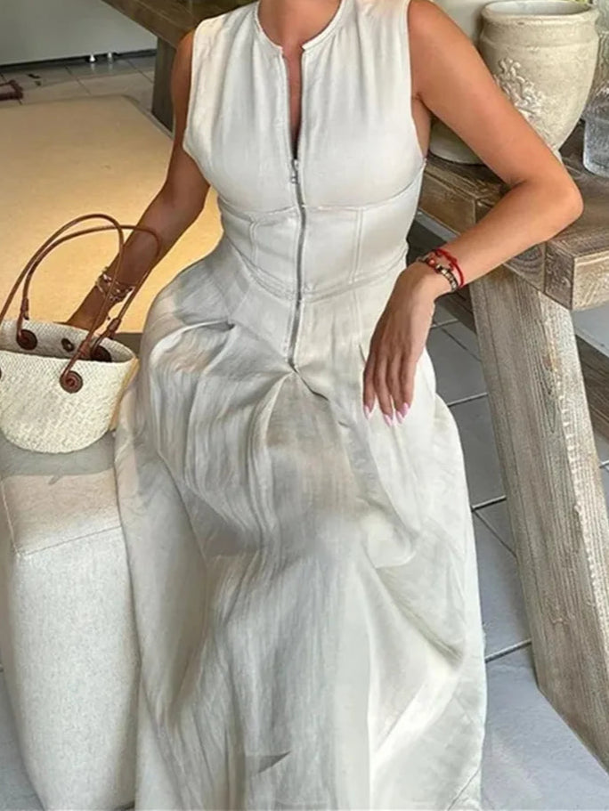 Dress Elegant designed to highlight femininity with sophistication