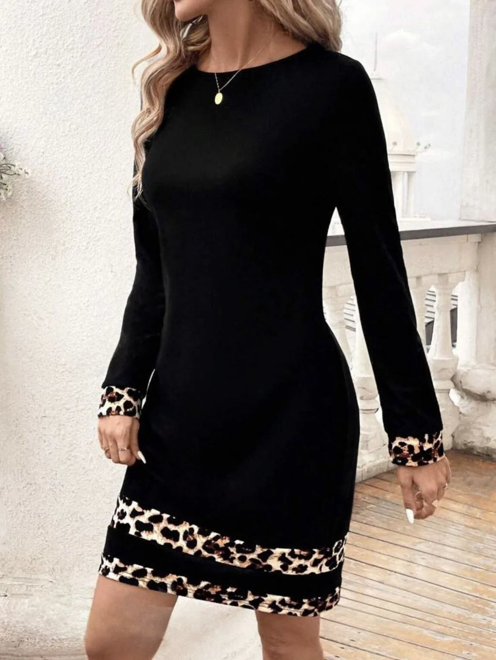 Dress Elegant Flattering fit and flare silhouette – Women's Dress