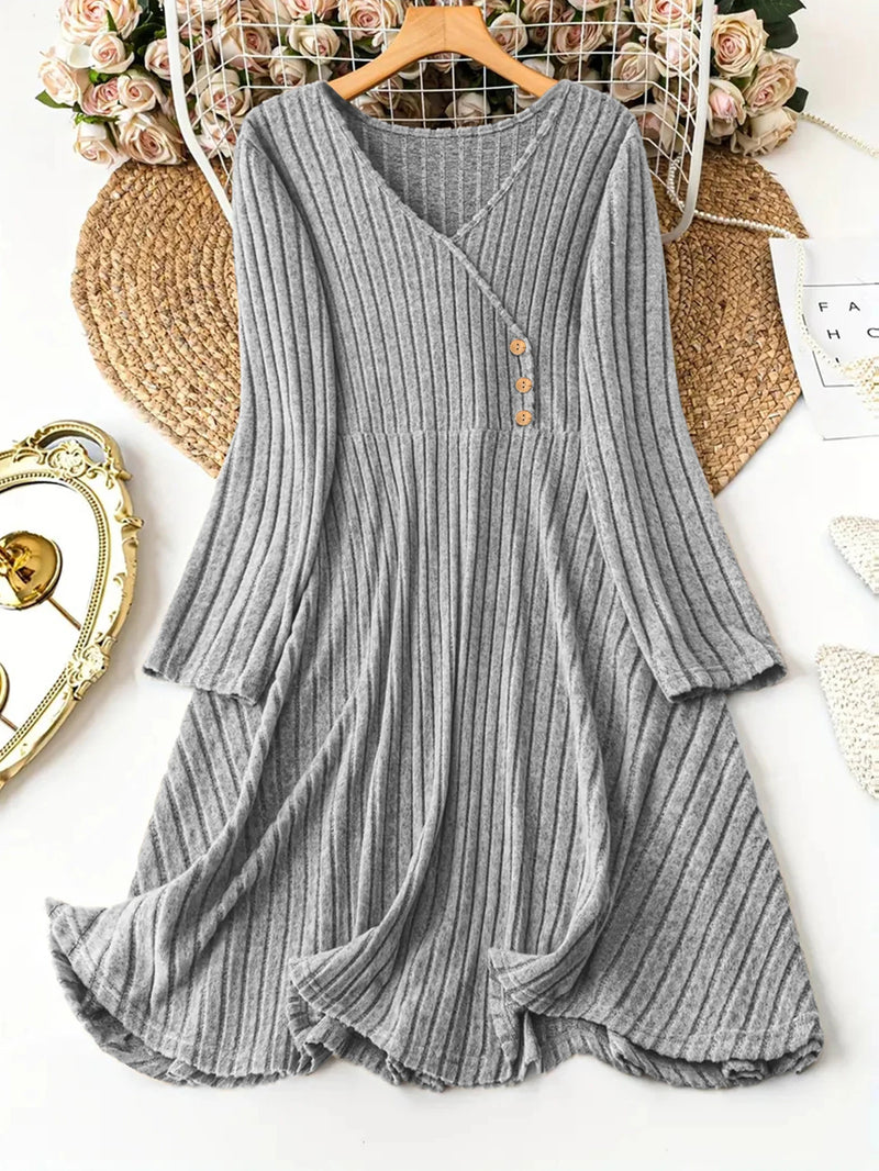 Dress Elegant Casual with a modern and chic appeal