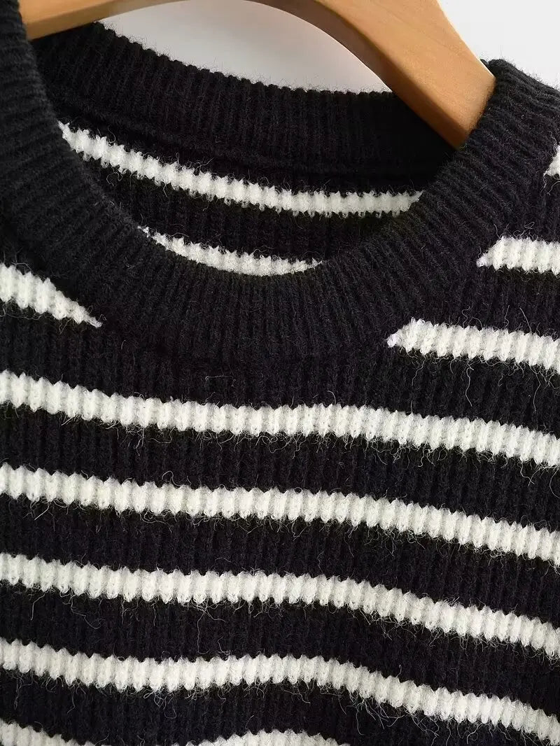 Plus Size Sweater Roomy Mid-Length Crew Neck