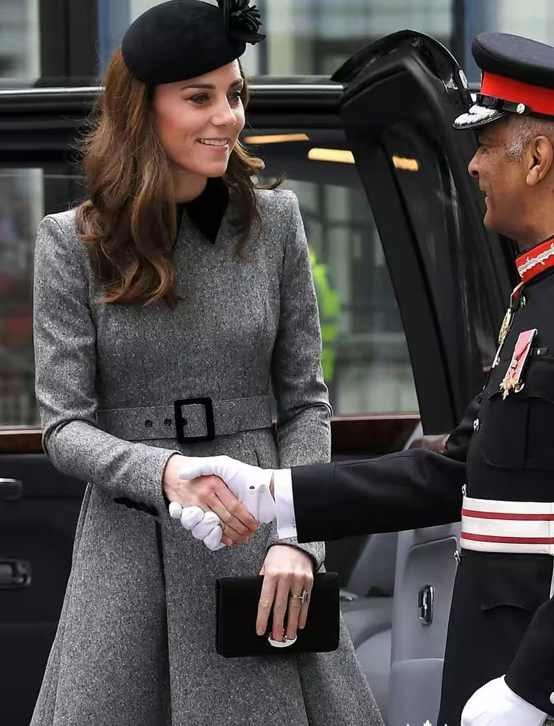 Dresse New Kate Middleton Princess Gray - Additional View 3
