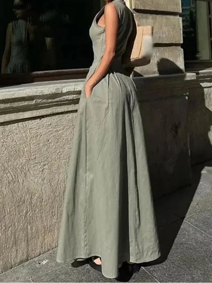 Dress Elegant designed to highlight femininity with sophistication