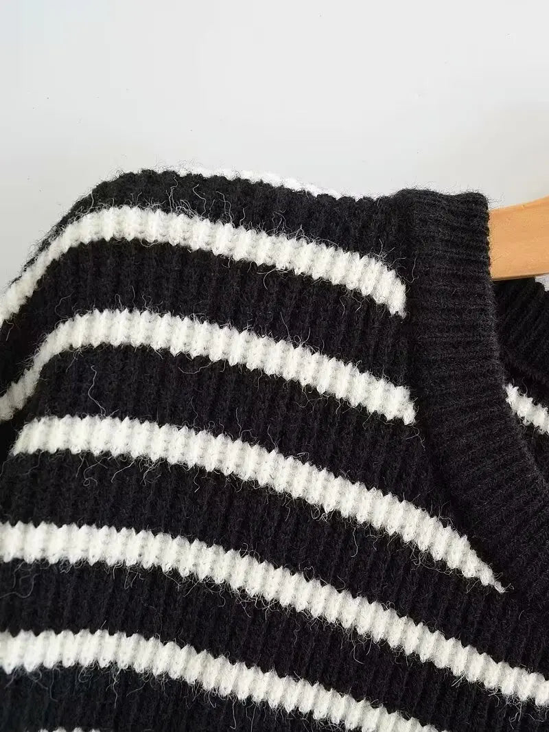 Plus Size Sweater Roomy Mid-Length Crew Neck