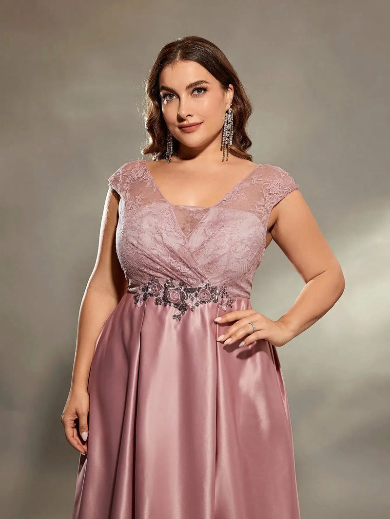 Plus-size hollowed-out shoulder lace chest dress