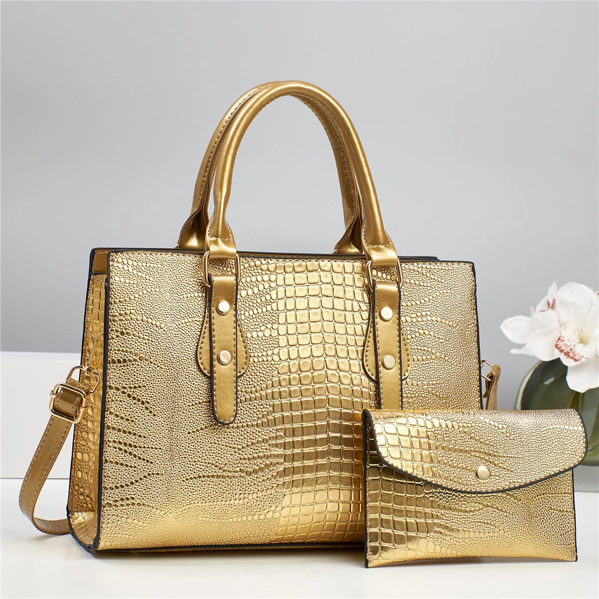 Serpentine Tote Bag – Elegance