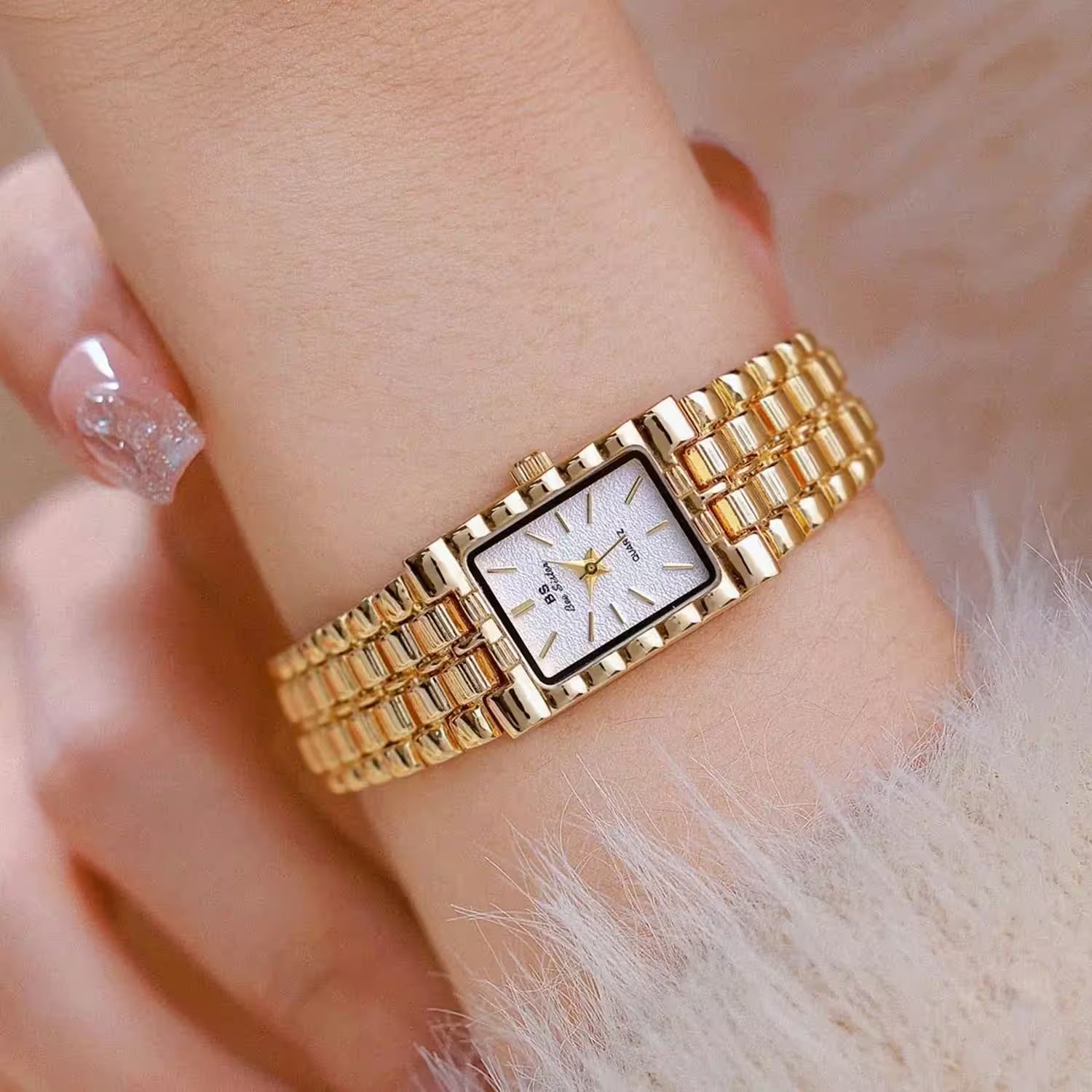 Light Luxury Retro Gold Rectangle Classic Watches - Women's Fashion - View 5