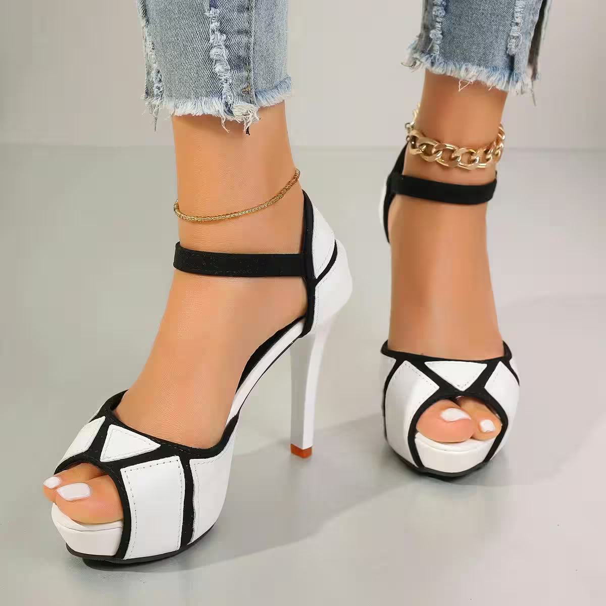 Sandals Colorblock Peep Toe Platform Pumps - Additional View 2