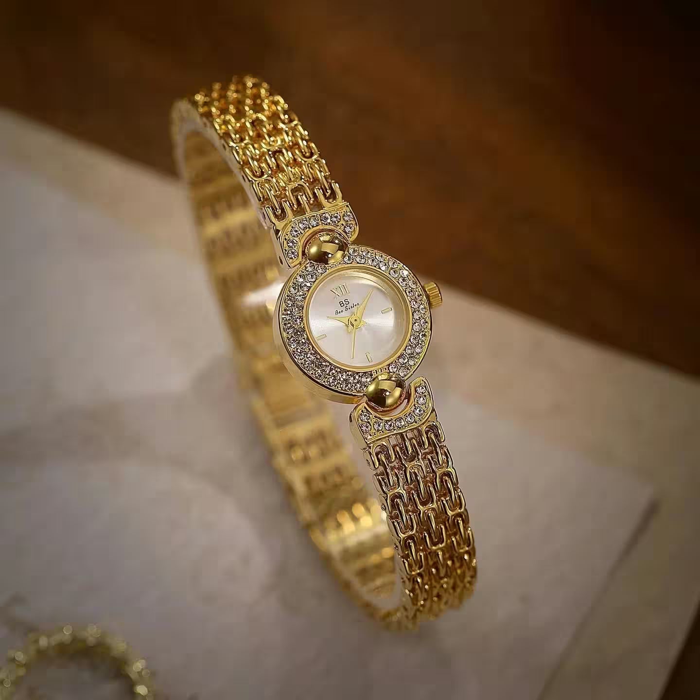 Wristwatch Luxury Vintage Gold Watch Retro - Additional View 8