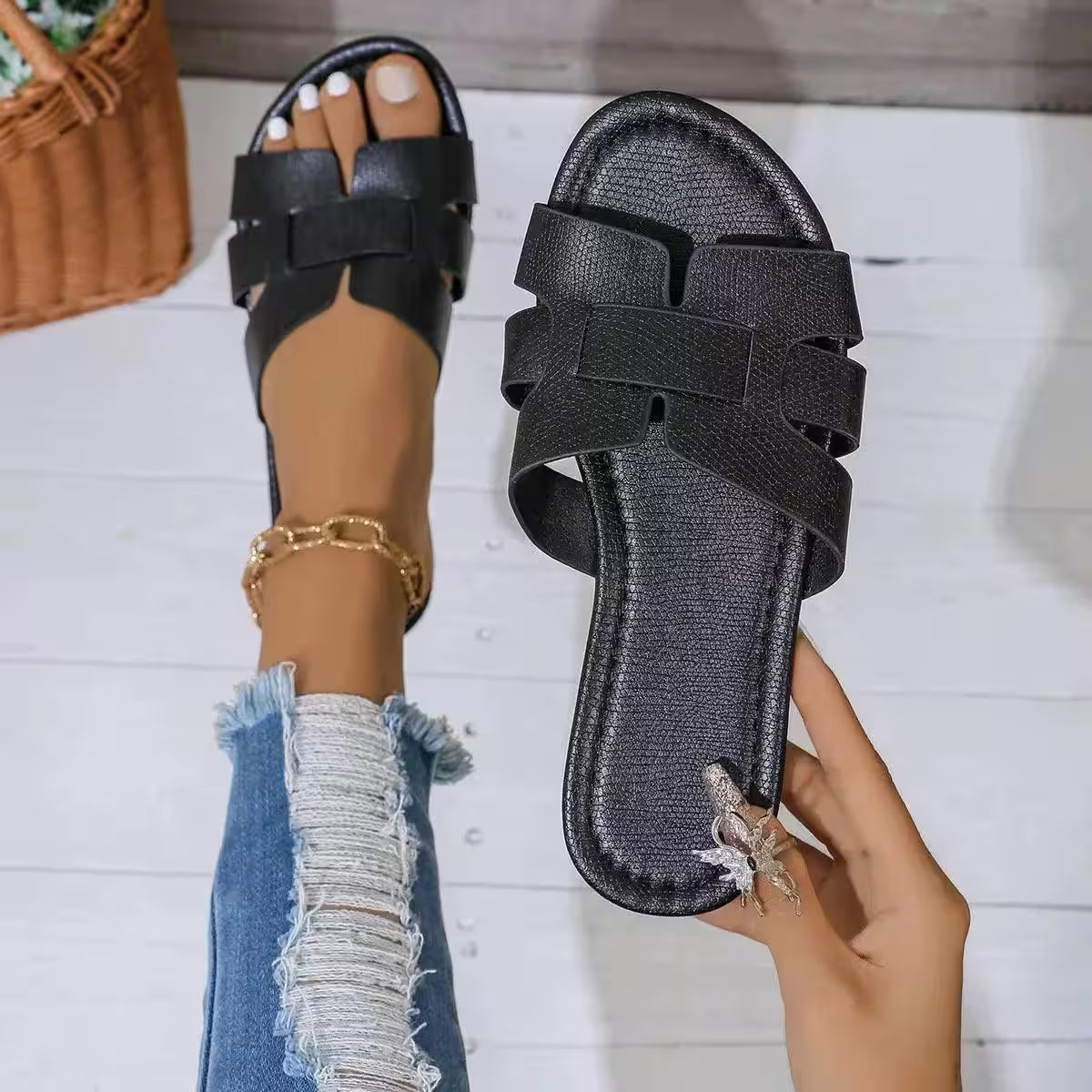 Casual Sandals Concise Flip Flops - Additional View 10