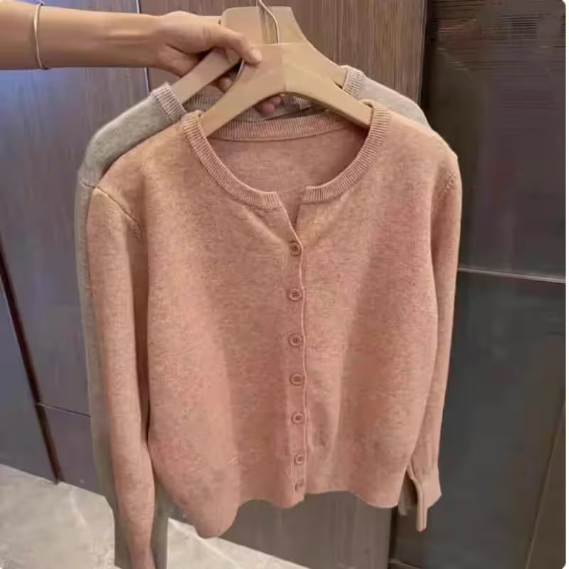 Short Cashmere Sweater Round Neck - Additional View 4
