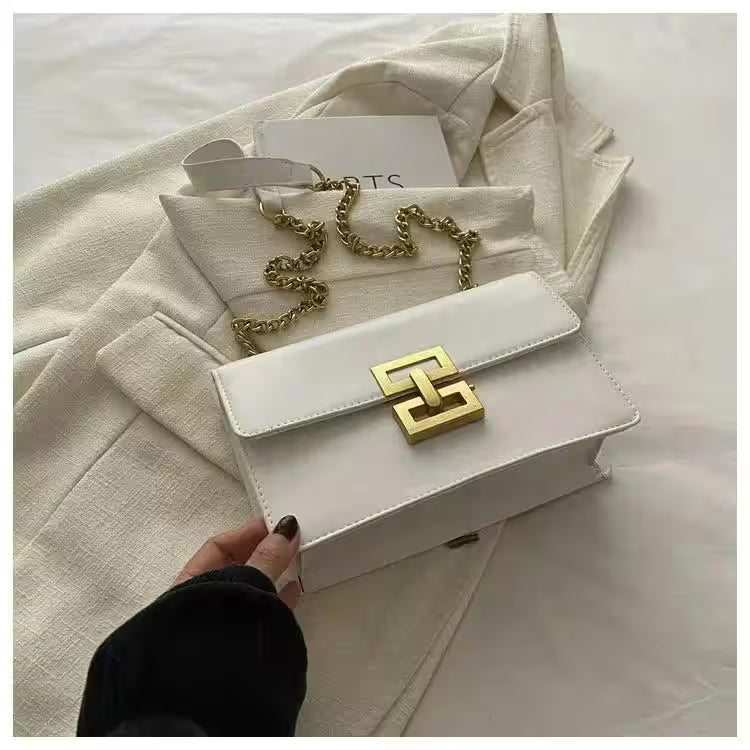 Bags The Epitome of Street Chic - Flair Feminine