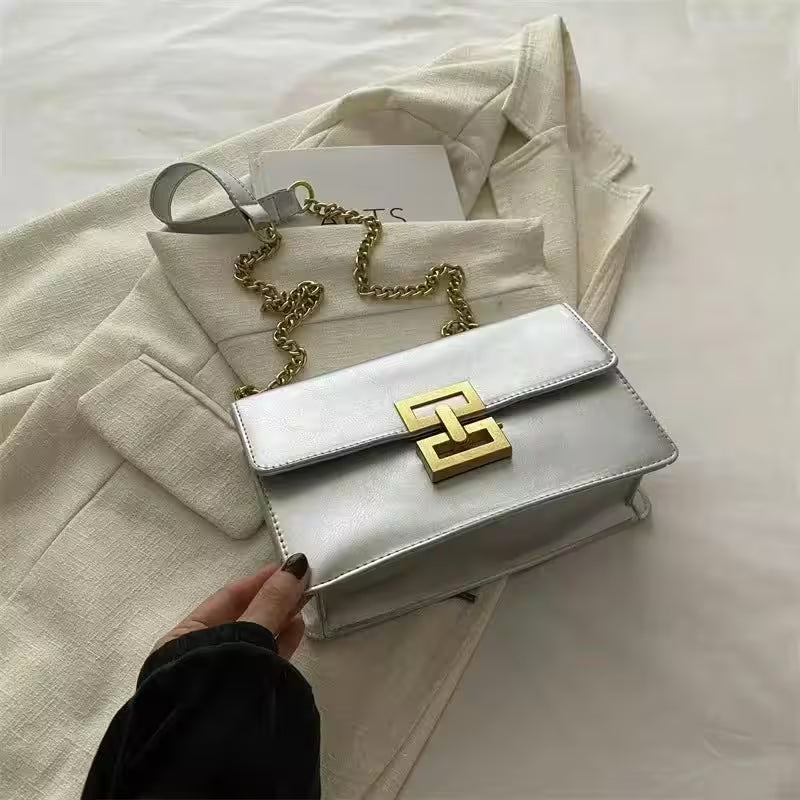 Bags The Epitome of Street Chic - Flair Feminine
