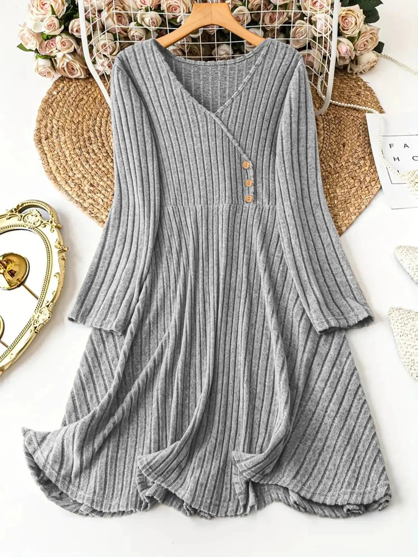Dress Elegant Casual with a modern and chic appeal - Additional View 6