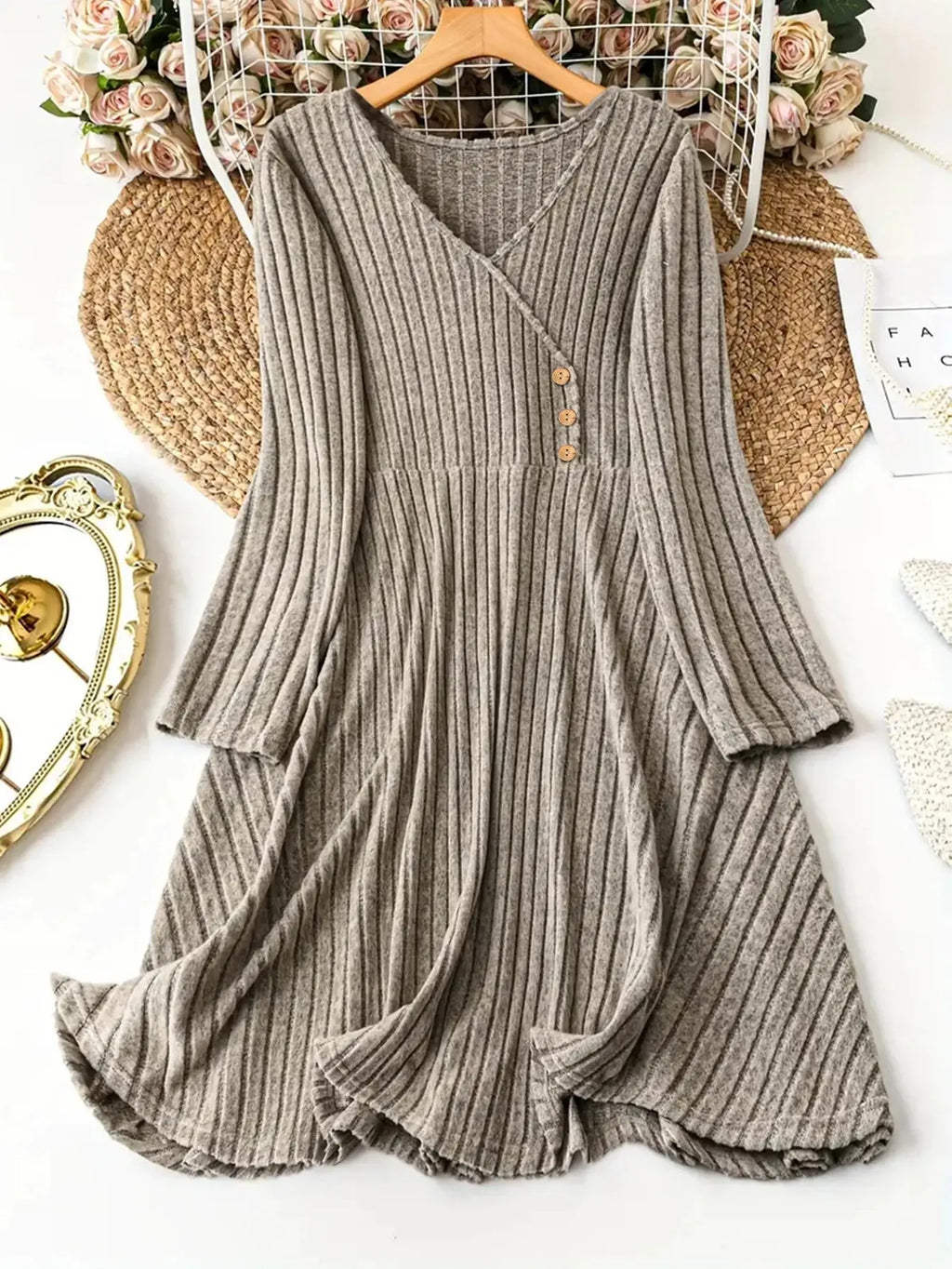 Dress Elegant Casual with a modern and chic appeal - Additional View 5